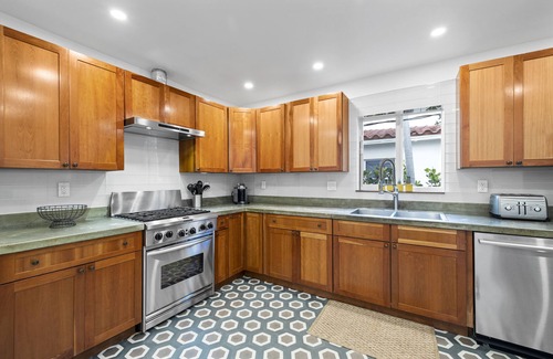 Coral Way House | 3BR/2BA Miami Central (North of Coconut Grove Station)