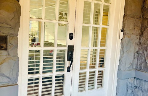 Memphis House | 3BR/2BA Spacious Midtown Ranch, Close to Everything.
