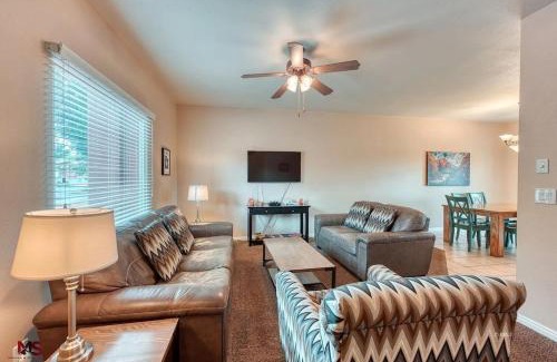 Kanab House | 3BR/2BA Townhome with Pool, Patio, WiFi, Washer/Dryer
