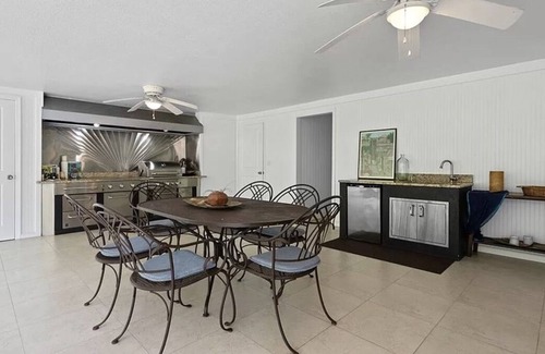 Lake Park House | 3Br/2Bath Coquina Sands Pool home - walk/bike to beach and town