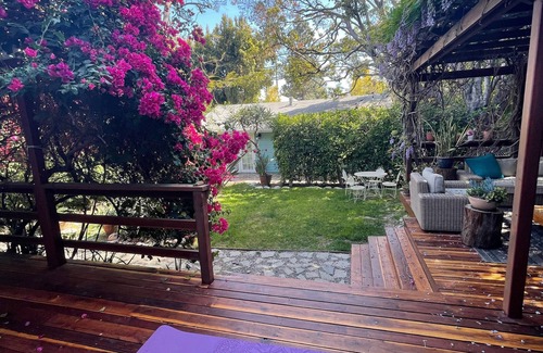 West Hollywood House | 3BR/2Bath Weho Craftsman -Fantastic Backyard- dog paradise includes guest house