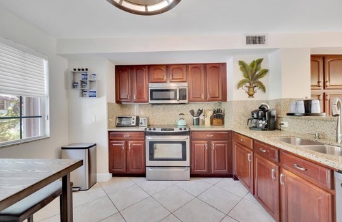 Rock Harbor House | 3BR/3.5BA Mariner's Club Townhouse 703 with Oasis Pool, Marina, Game Room & More