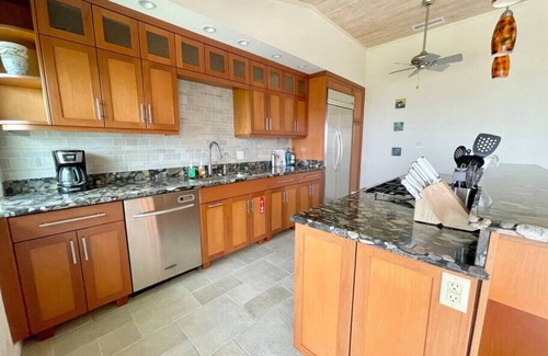Rosendal Condo | 3BR/3BA Luxury Villa! Sleeps 6- mins to Magens Bay