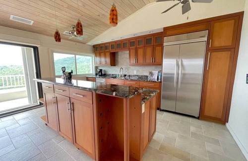 Rosendal Condo | 3BR/3BA Luxury Villa! Sleeps 6- mins to Magens Bay