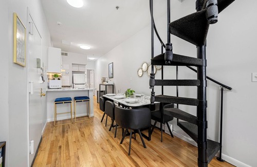Hoboken Apartment | 3Br 3Ba Old NY Charm Modern Luxe Sleeps up to 12 Min to NYC Walkable