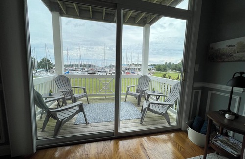 Fairfield Harbour House | 3BR/3BA Updated Townhome on the Marina — 3 decks and great sunsets!