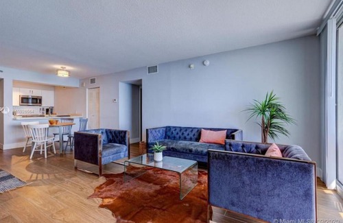 Brickell House | 3BR Airbnb Friendly Condo with Ocean View and Balcony