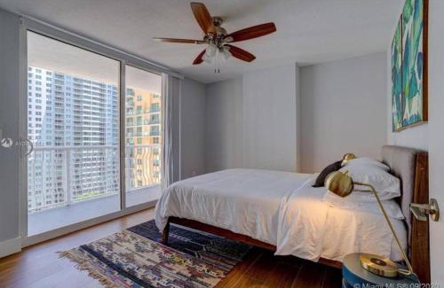 Brickell House | 3BR Airbnb Friendly Condo with Ocean View and Balcony