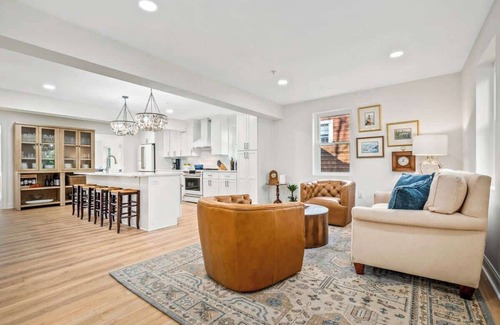 Wardour House | 3BR Annapolis Retreat Near Naval Academy Stadium