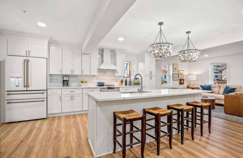 Wardour House | 3BR Annapolis Retreat Near Naval Academy Stadium