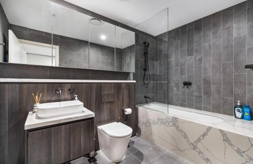 Lidcombe Apartment | 3BR apartment close to Accor Stadium