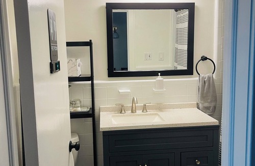 Schuylerville Apartment | 3BR Apartment in Townhome, Balcony Easy Parking