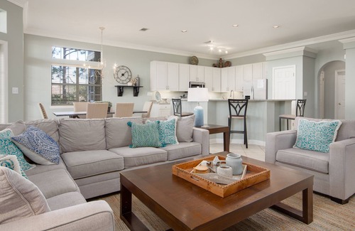 Sandestin Condo | 3BR Beach Villa w/6-Seat GOLF CART! Screened Porch, Pool, Beach Tram, Wharf.