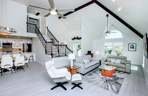 Wulfert House | 3BR Beachfront Captiva Home with Private Pool & 120’ Gulf Frontage