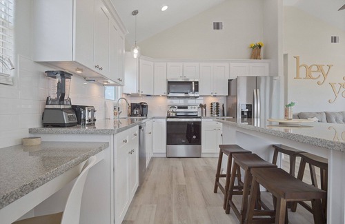 Port Bolivar House | 3BR Beachfront Retreat | Gulf Views, Wraparound Deck, Sleeps 12, Pet-Friendly, & More