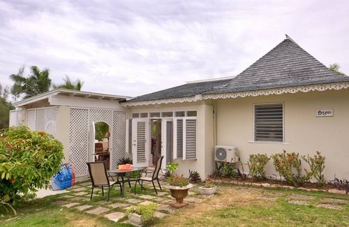 Silver Sands Villa | 3BR Beachfront Villa w/Staff-DV