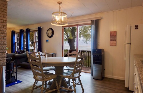 Isle Cabin | 3BR Cabin on the Lake with Sandy Beach, Kayaks, Docks and Firepit