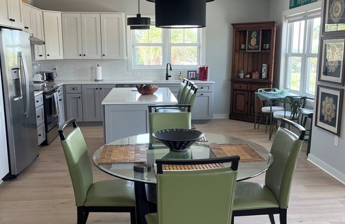 Mayport House | 3BR Condo on 2nd Flr Jacksonville-Mayport Village on St Johns River & near beach