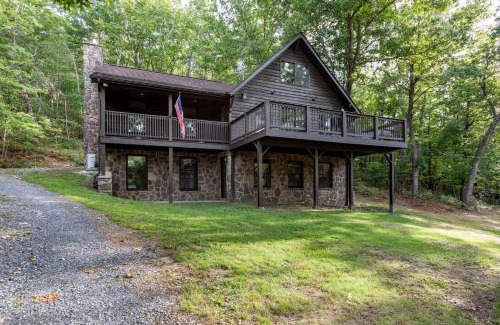 Elkton House | 3BR Cozy Cabin with Mountain Views & Fireplace