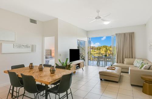 Casuarina Apartment | 3BR Drift Apartment with Rooftop Balcony by uHoliday