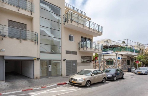 Kerem HaTeimanim Apartment | 3BR Duplex at Haari by HolyGuest