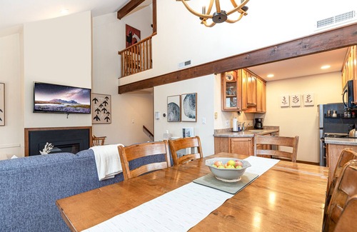 The Galena Territory House | 3BR Ensuites | Access to Pool, Pickleball, Lake & more | Walk to Golf & Spa