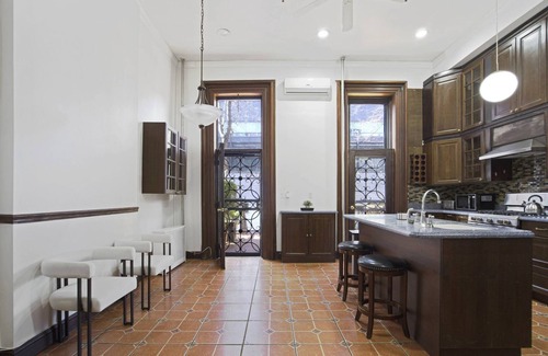 East Harlem Apartment | 3BR |Game Room| Backyard |Patio| US Open Discount