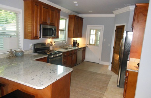 Biloxi Cottage | 3BR home, 2blks to Beach, Keesler, 30 day rental with utilities