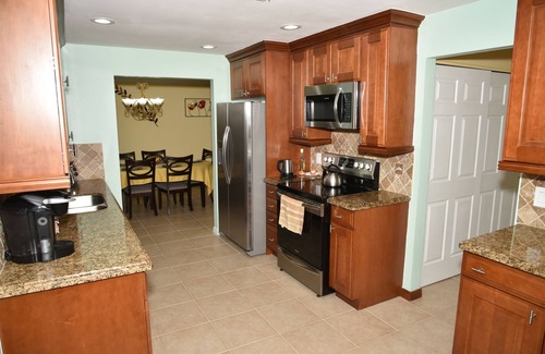 Sandalfoot Cove House | 3BR Home in Boca Raton - Waterfront, Close to Amenities, 20 mins to Beach