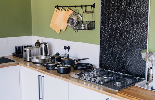 Leicester House | 3BR House-5 Beds-Drivewayx2-WiFi 500Mbps-7 Guests (5 ⭐️⭐️⭐️⭐️⭐️ Ratings Airbnb)