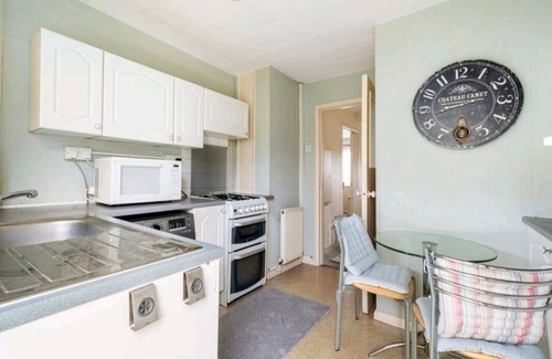 Stratford House | 3BR House/Garden/Patio/7 Guests/Fireplace/Parking