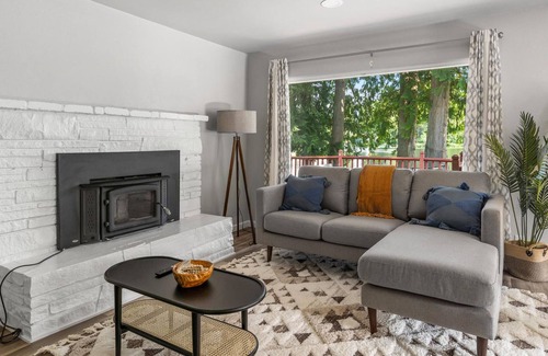 Maple Heights-Lake Desire House | 3BR House in Renton - Three Bedroom House, Sleeps 6