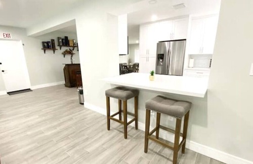 Driftwood House | 3br house with pool, golf ,game-room close to the Hard Rock and beach