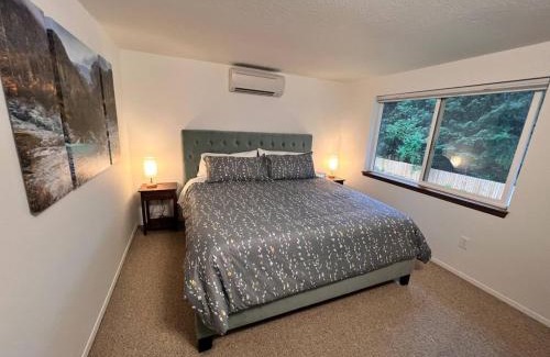 Back Loop House | 3br - King Beds & Bunk Beds - Free Tram Tickets