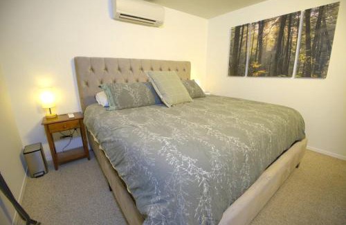 Back Loop House | 3br - King Beds & Bunk Beds - Free Tram Tickets