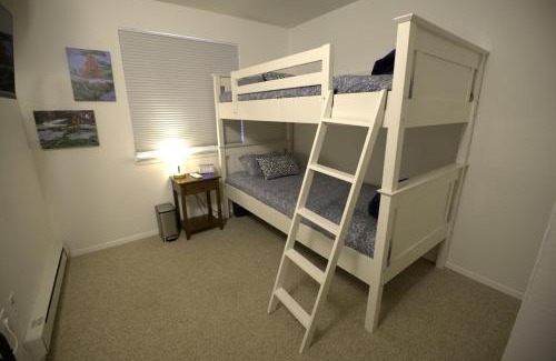 Back Loop House | 3br - King Beds & Bunk Beds - Free Tram Tickets