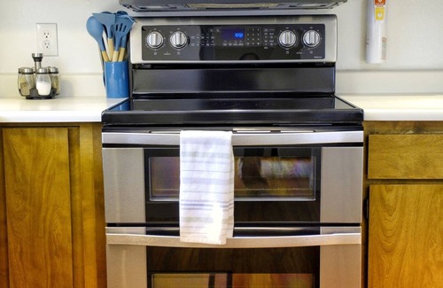Back Loop House | 3BR - King Beds & bunk beds - Free Tram Tickets