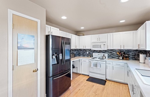 Marysville House | 3BR Lake House in Marysville with Theater Room