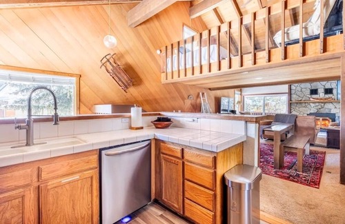 Mammoth Lakes Condo | 3BR + Loft/3BA Peaceful Condo in Snowcreek!