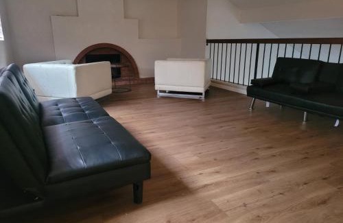 Palmdale House | 3BR & Loft near Palmdale Hospital- Shared Hm