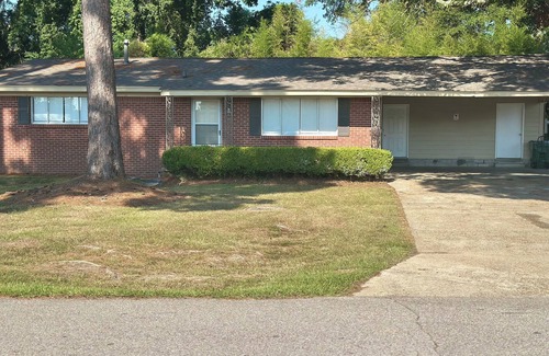 Hattiesburg House | 3BR Midtown Stay! Located on USM Campus! Perfect for Game Days and Getaways