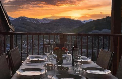 Crested Butte Apartment | 3BR Mountain Condo at the Trailhead with Huge Views