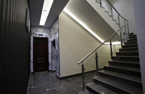 King Abdul Aziz Road Apartment | 3BR next to stars avenue