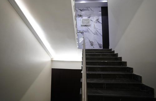 King Abdul Aziz Road Apartment | 3BR next to stars avenue
