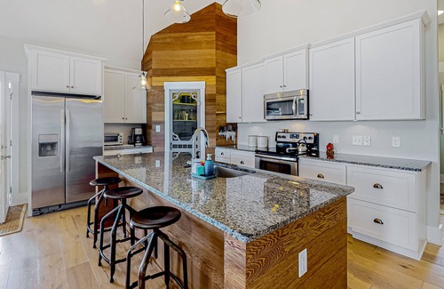 Carova Beach House | 3BR ocean-view home with beach access & large deck