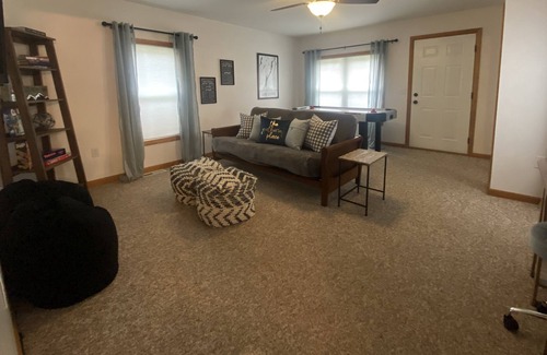 Queensbury House | 3br ranch in Glens Falls 15 min to Lake George!