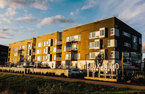 Tuxedo Apartment | 3BR Retreat with Gym, near Assiniboine Park Trails