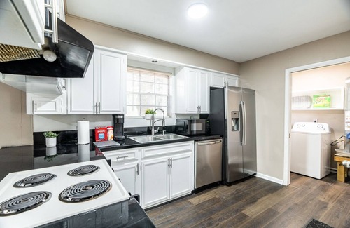 North Little Rock House | 3BR Spacious & Fully Fenced Home