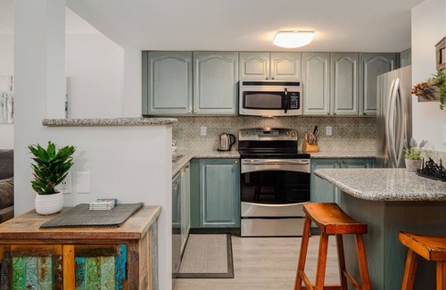Whistler House | 3BR | Sunpath | King Bed | Village Location | Private Patios w/BBQ | Common Area Hot Tub & Pool