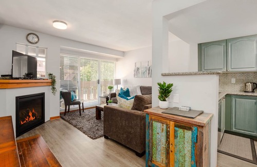 Whistler House | 3BR | Sunpath | King Bed | Village Location | Private Patios w/BBQ | Common Area Hot Tub & Pool